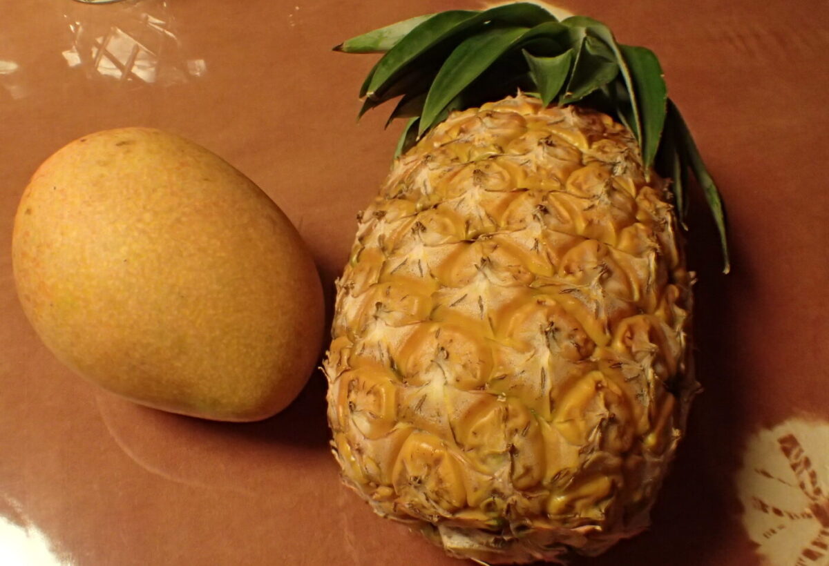 マンゴウとパイナップル