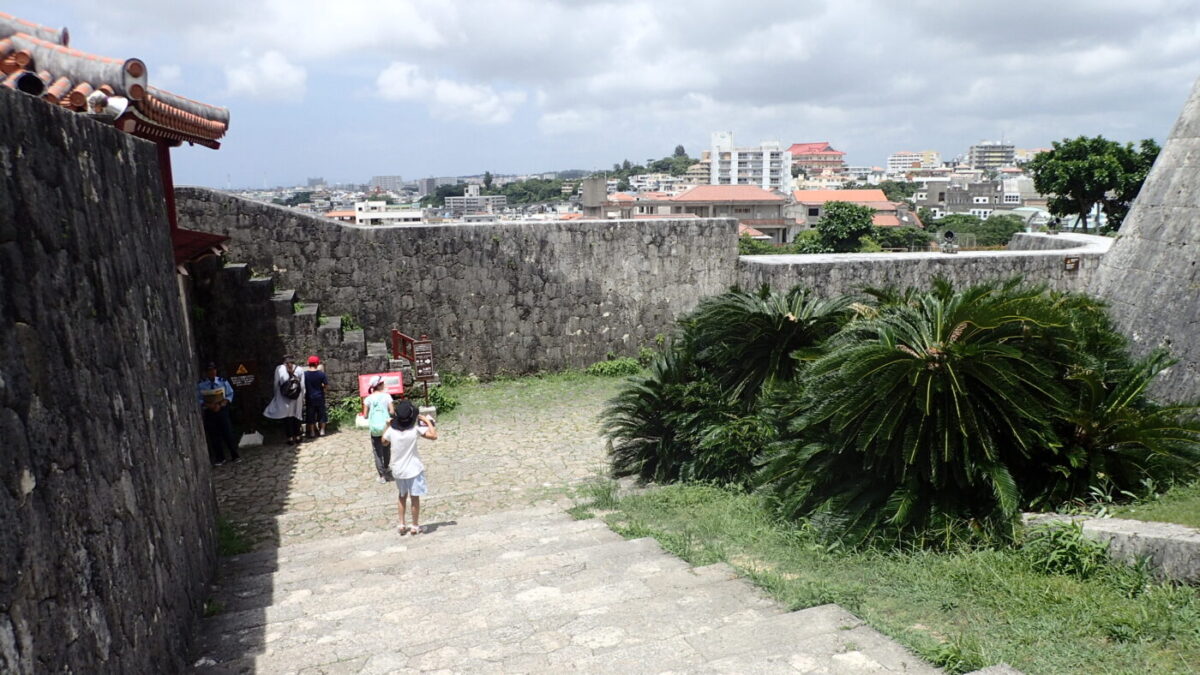 城の中は思ったよりも広いです