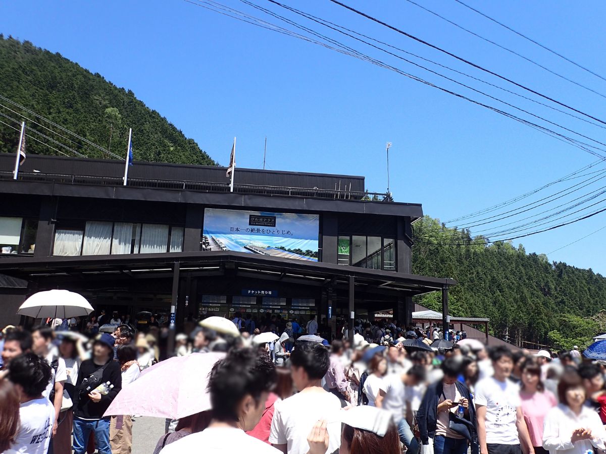 びわ湖テラスゴンドラのりば長蛇の列