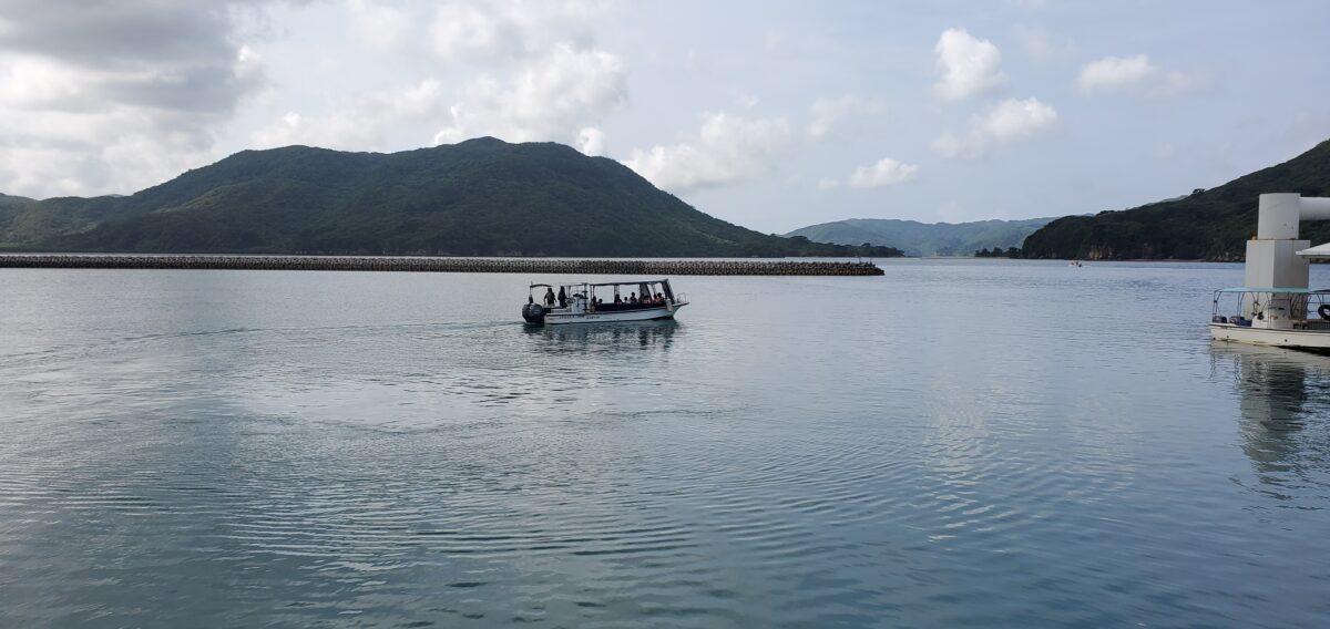 マリウドさんの船が白浜港から出航