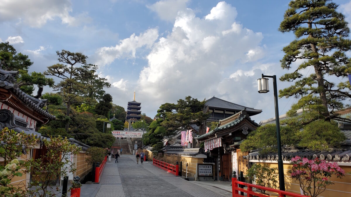 山門を抜けたところ