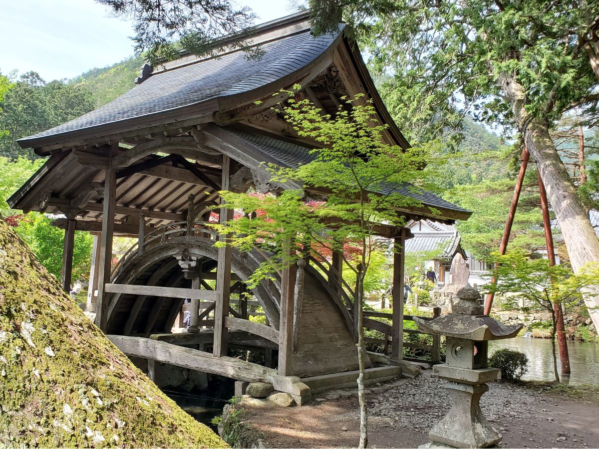 白毫寺（びゃくごうじ）の太鼓橋