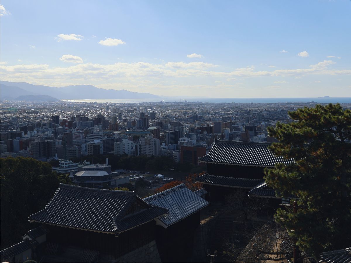 松山城から瀬戸内海を望む